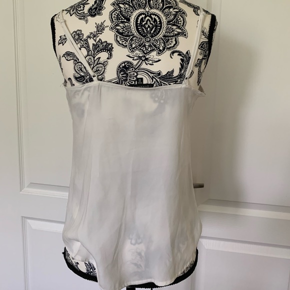 White flowy tank top - Picture 2 of 5